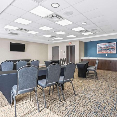 Hampton Inn Columbus-North Екстериор снимка