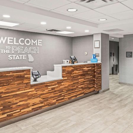 Hampton Inn Columbus-North Екстериор снимка