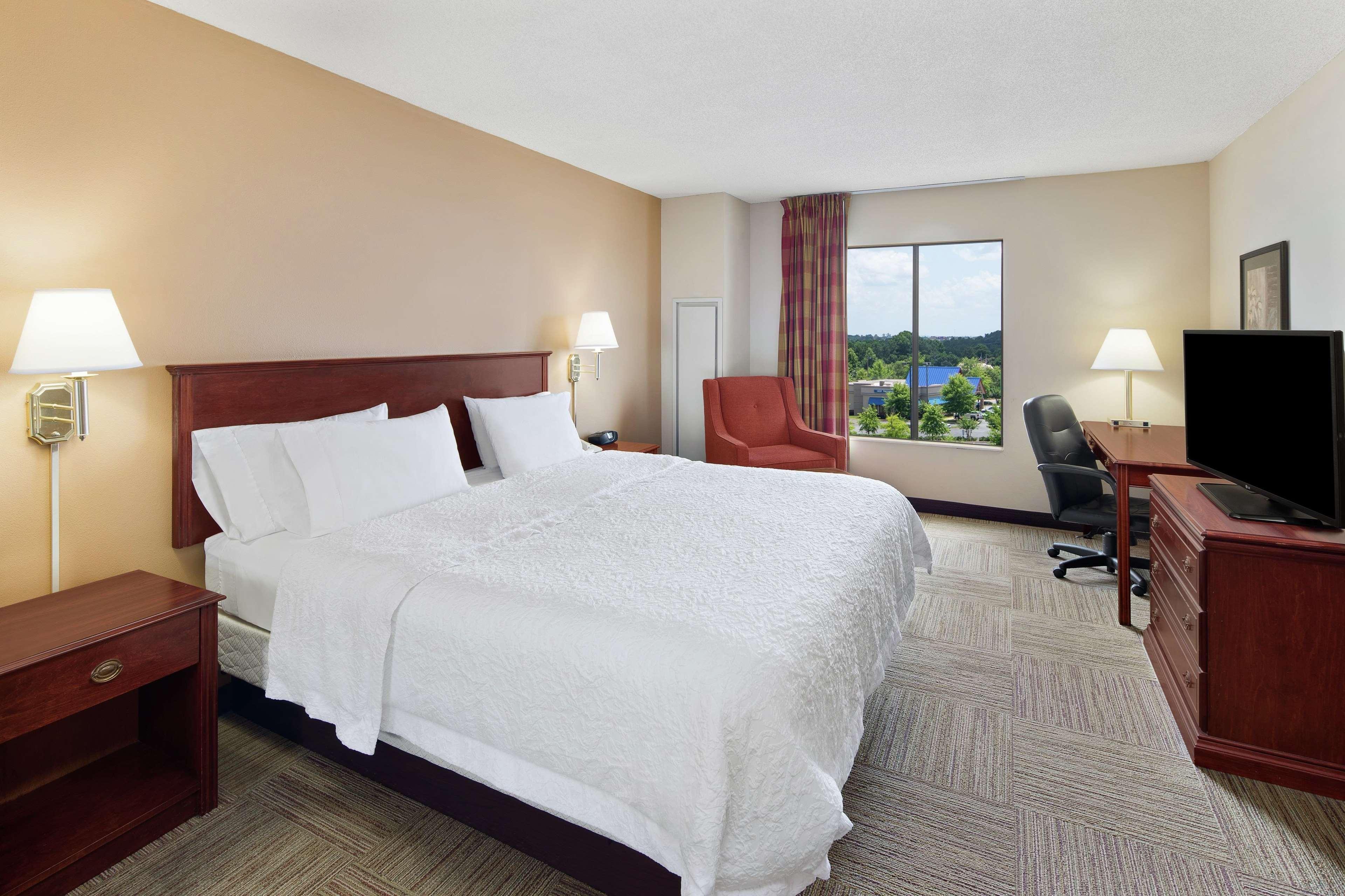 Hampton Inn Columbus-North Екстериор снимка