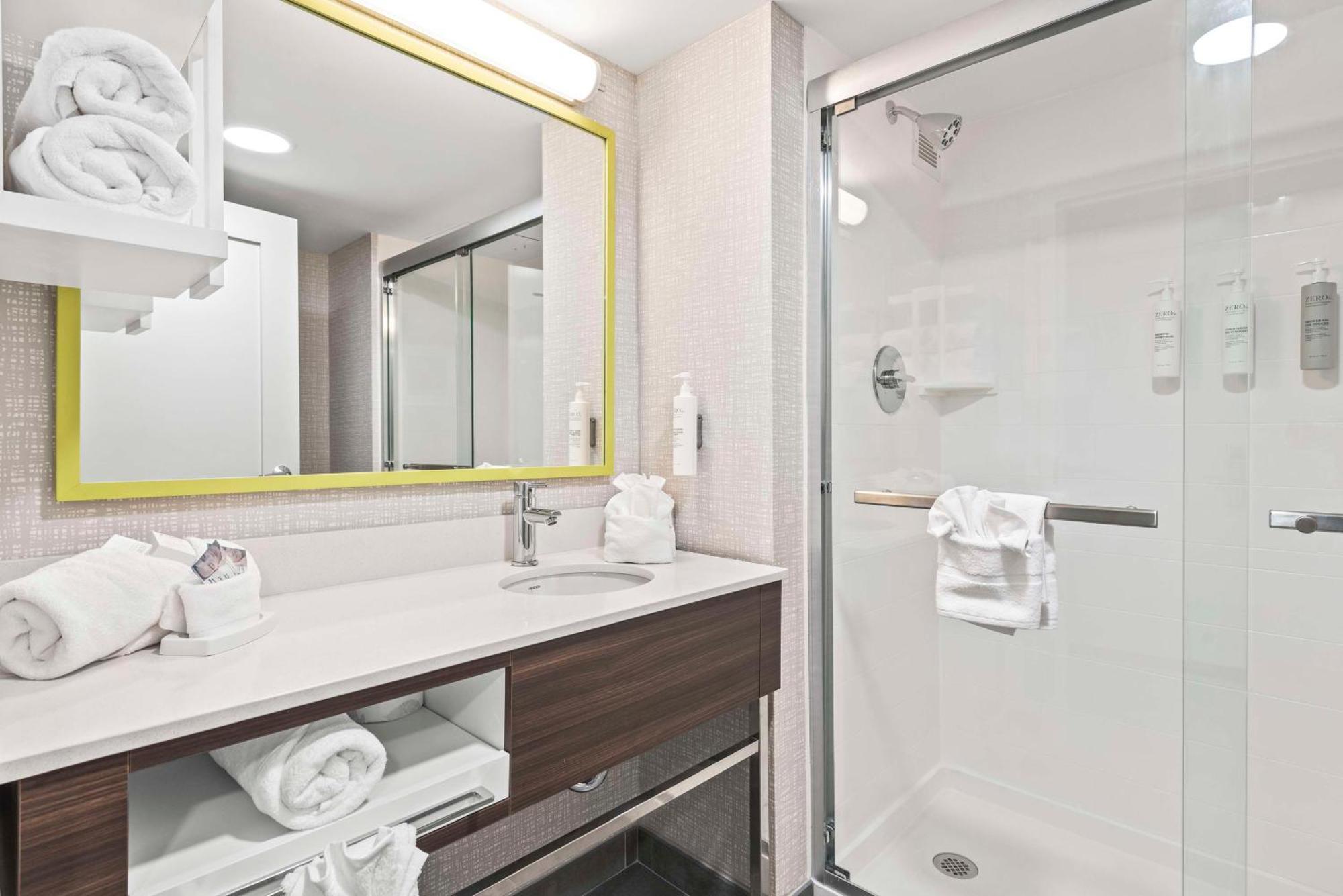 Hampton Inn Columbus-North Екстериор снимка