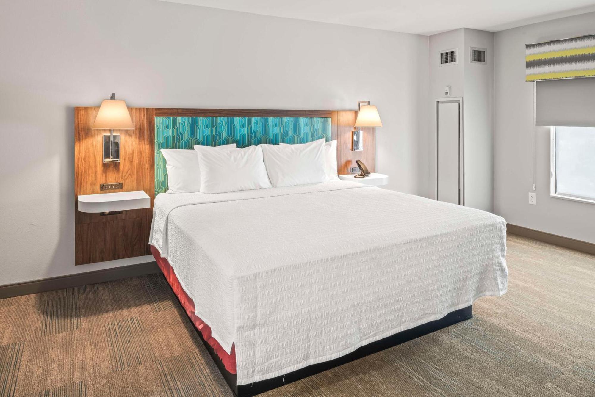 Hampton Inn Columbus-North Екстериор снимка