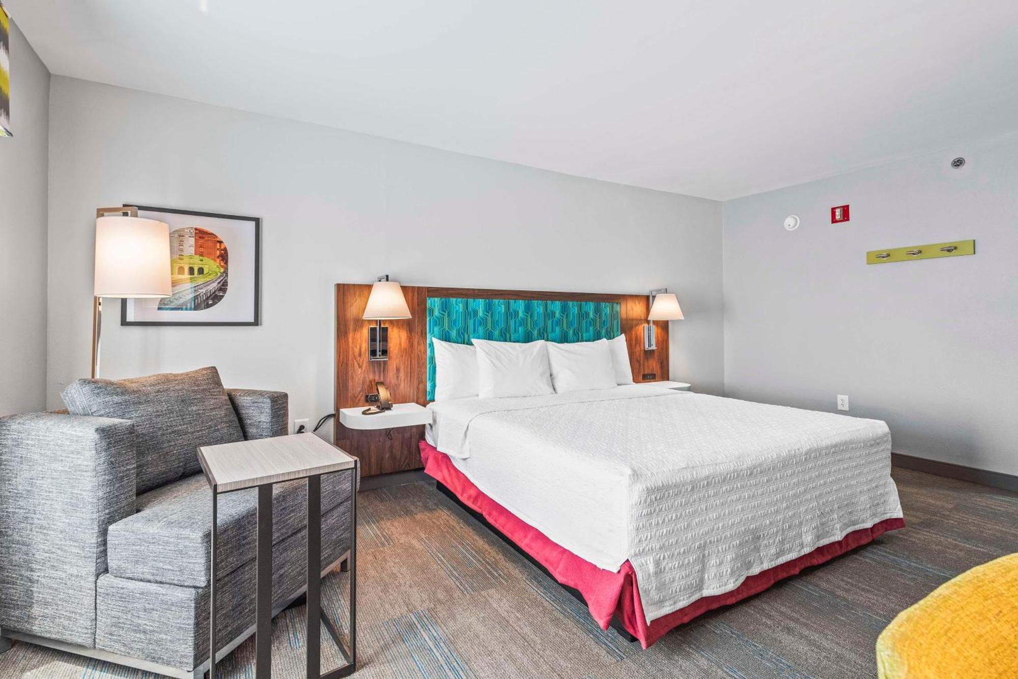 Hampton Inn Columbus-North Екстериор снимка