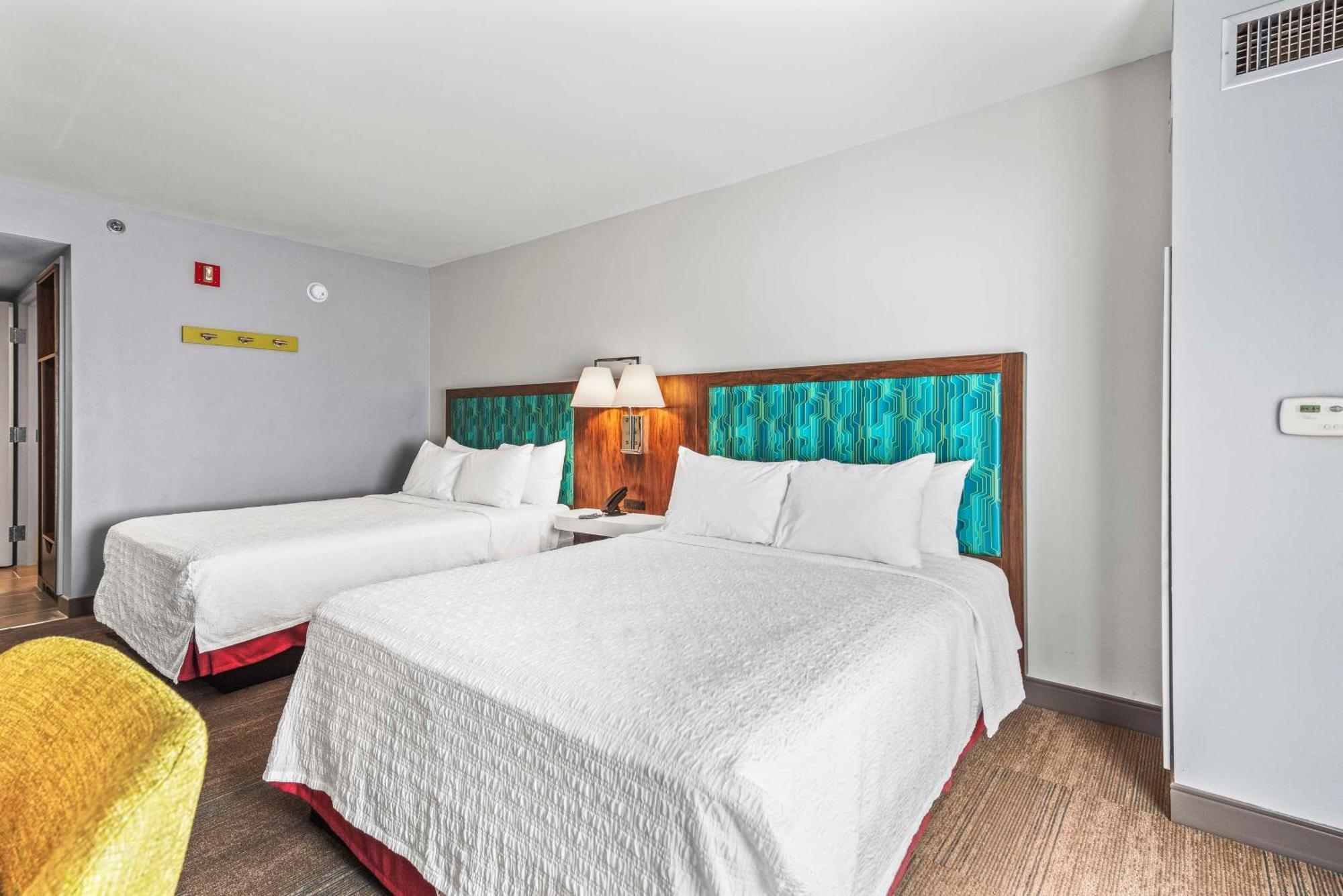 Hampton Inn Columbus-North Екстериор снимка
