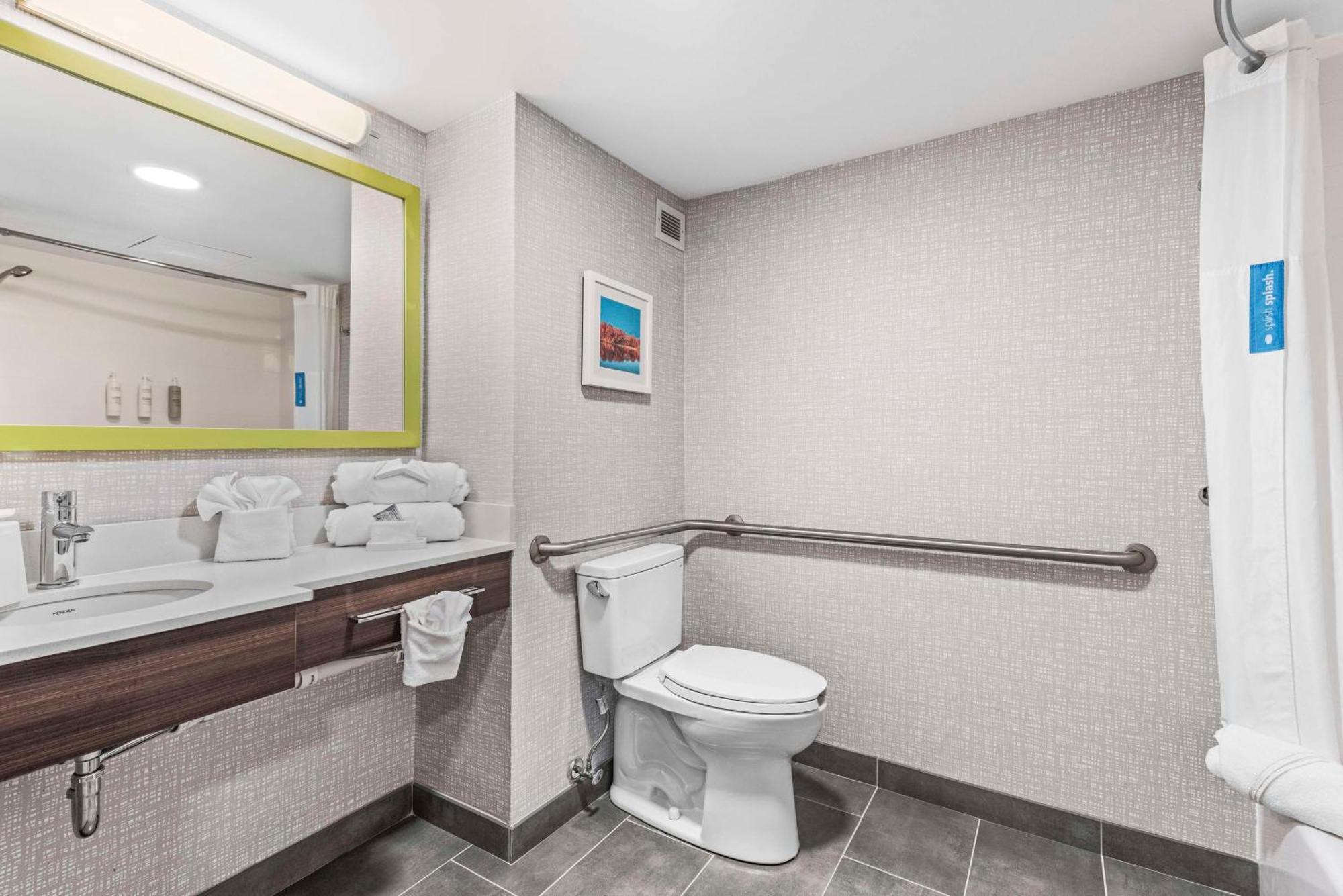 Hampton Inn Columbus-North Екстериор снимка