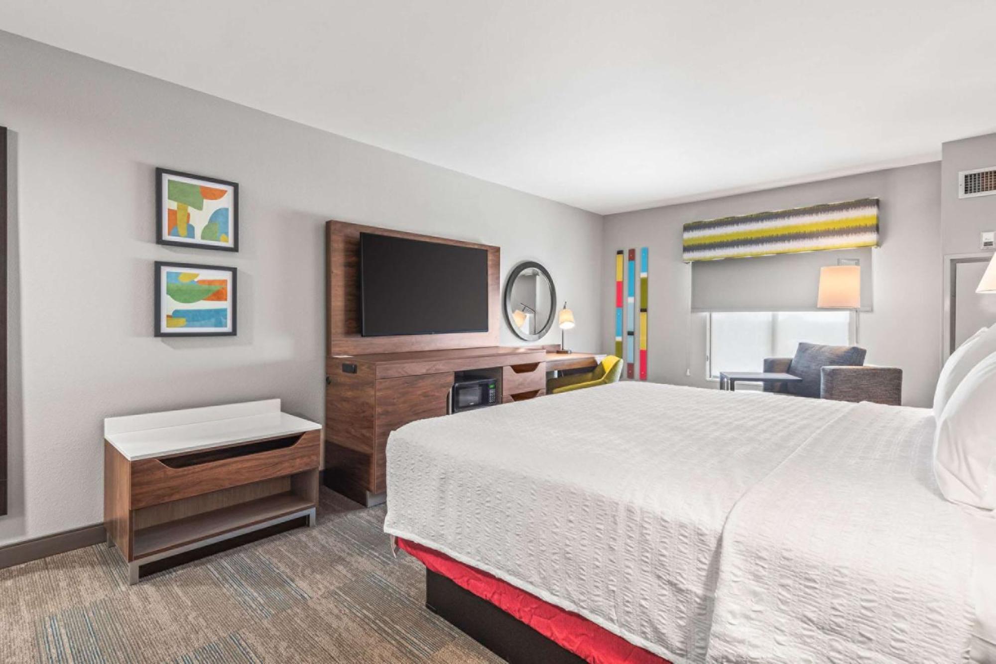 Hampton Inn Columbus-North Екстериор снимка