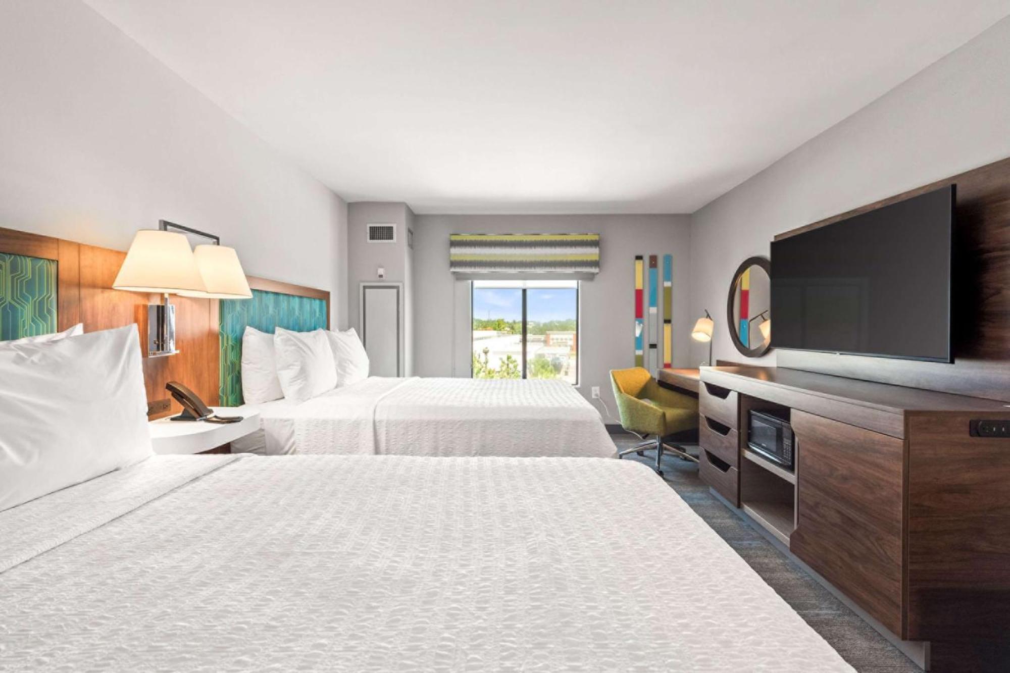 Hampton Inn Columbus-North Екстериор снимка