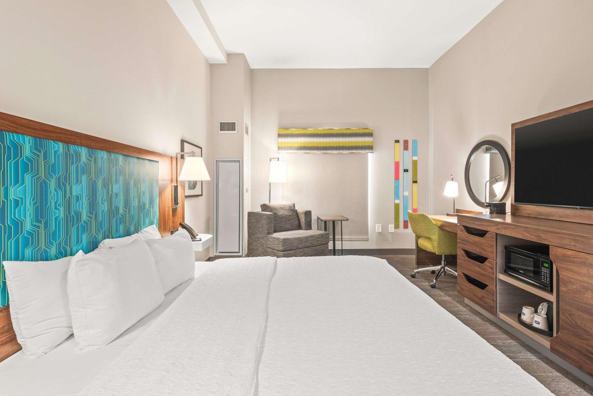Hampton Inn Columbus-North Екстериор снимка