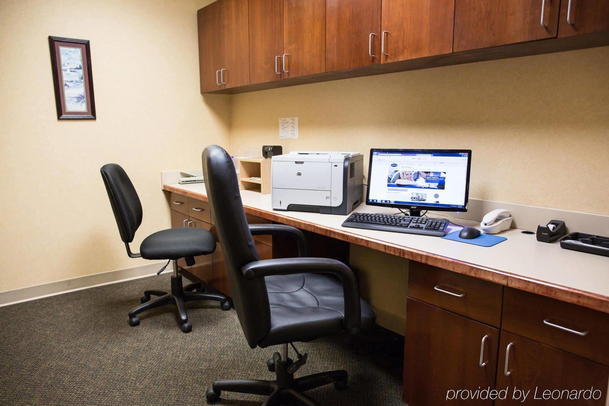 Hampton Inn Columbus-North Екстериор снимка
