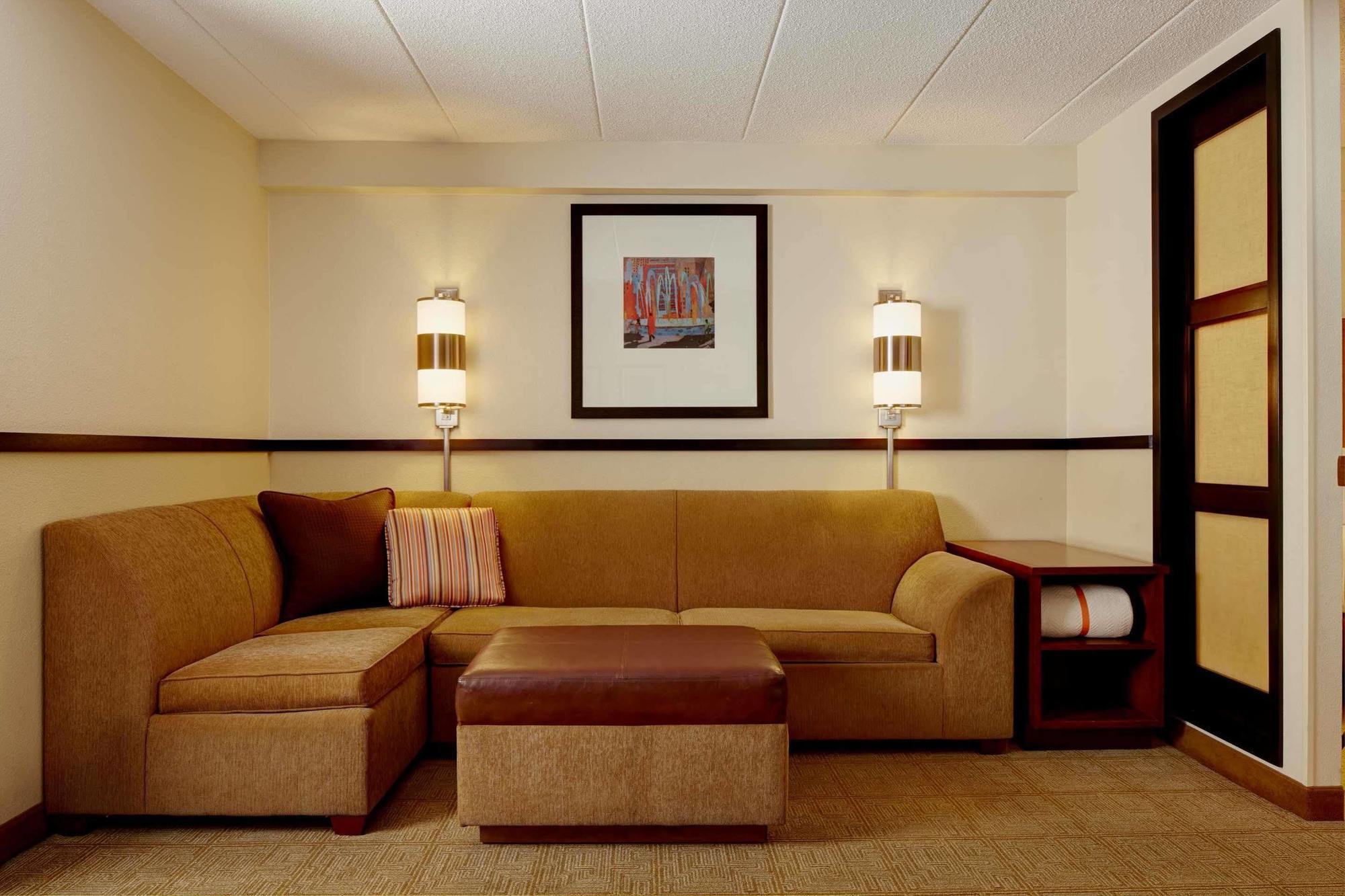 Hampton Inn Columbus-North Екстериор снимка