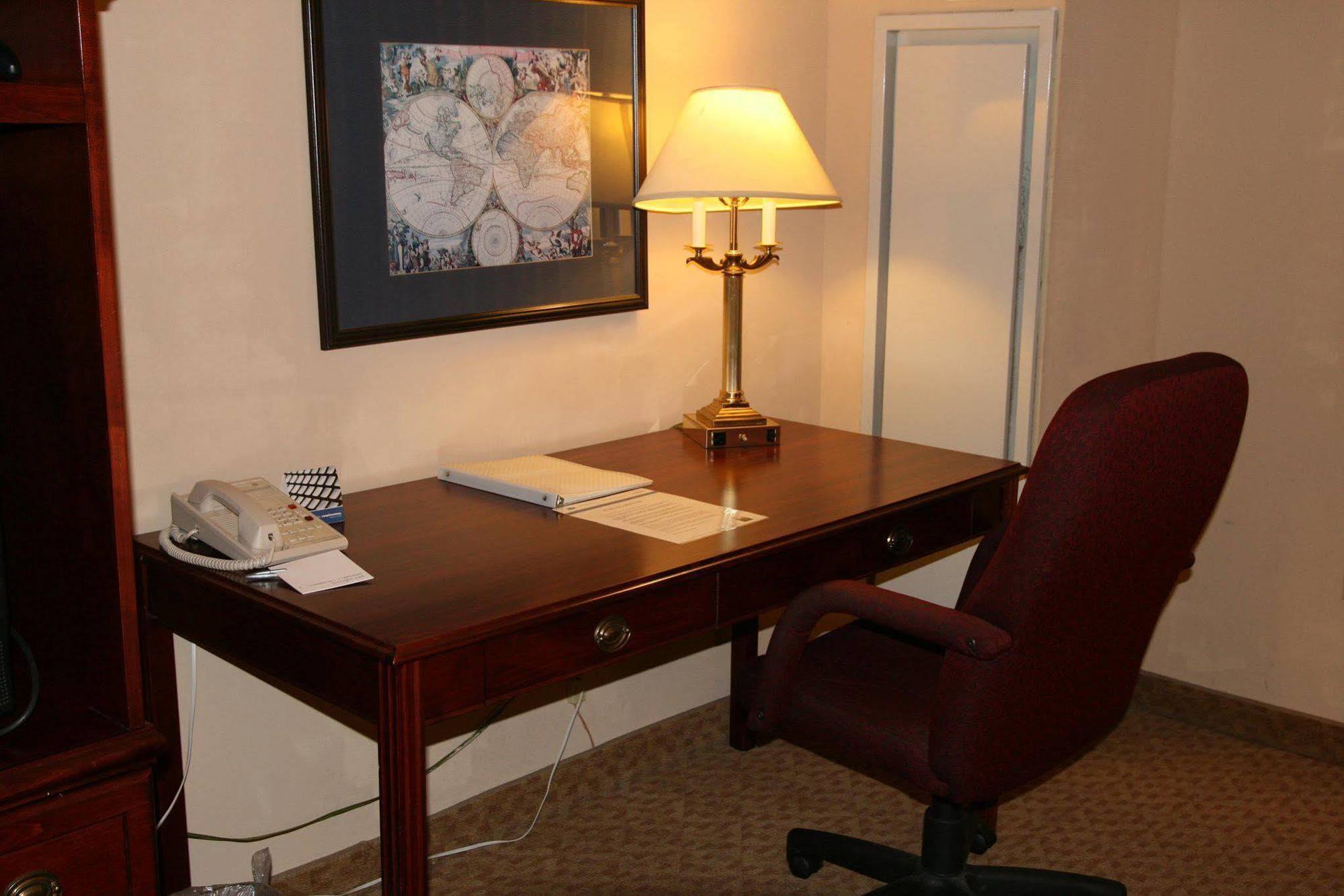 Hampton Inn Columbus-North Стая снимка